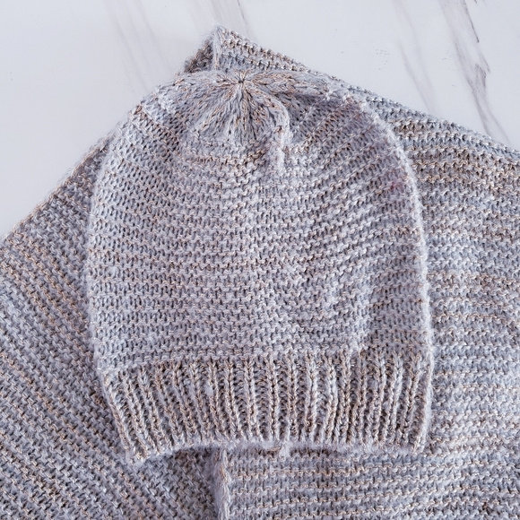 Chico's Scarf Hat Fingerless Glove Set Gray Knit Gold an Silver Metallic Threads - Picture 3 of 10